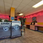 Lost sock laundry , Lost mine saloon and casino en Anaconda